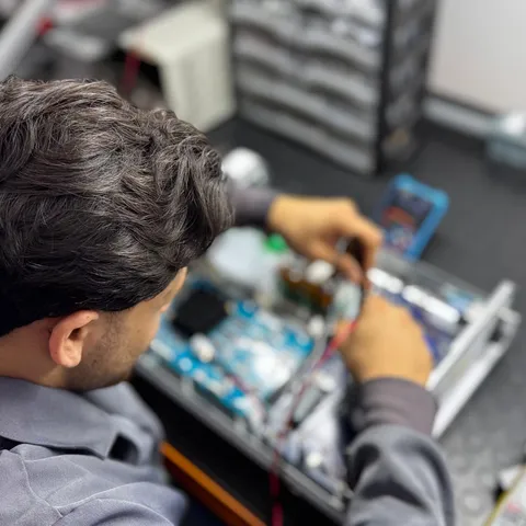 Manutenção de equipamento cirúrgico